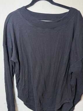 Athleta Black Long-Sleeve Lightweight Crew Neck Top
